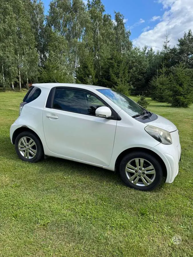Toyota iQ - 1