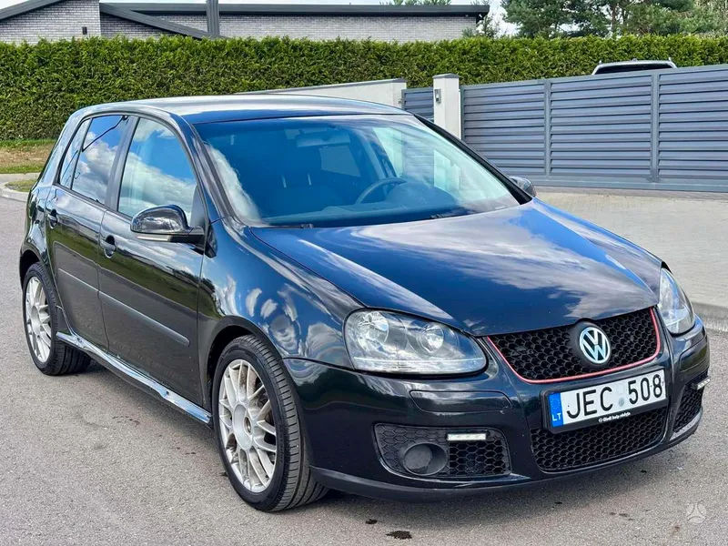 Volkswagen Golf - 1