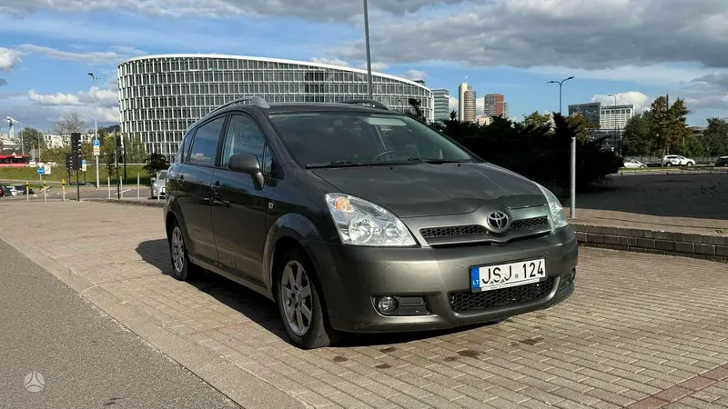 Toyota Corolla Verso - 1