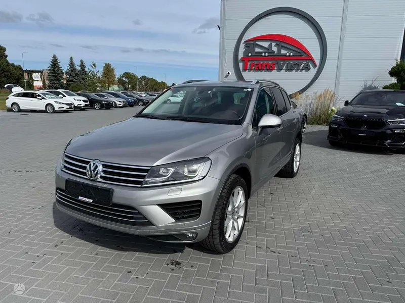 Volkswagen Touareg - 1