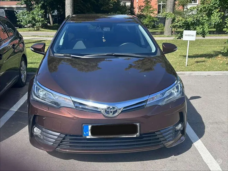 Toyota Corolla - 1