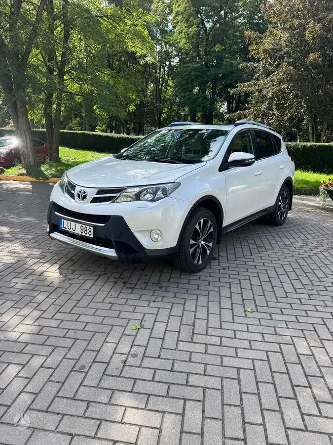 Toyota RAV4 - 1