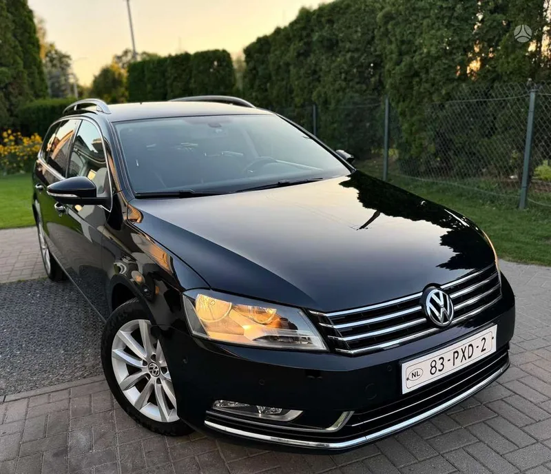 Volkswagen Passat - 1
