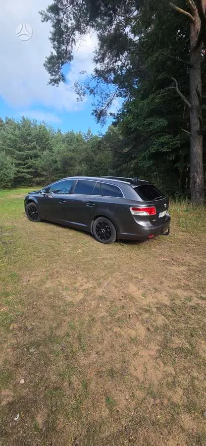 Toyota Avensis - 1