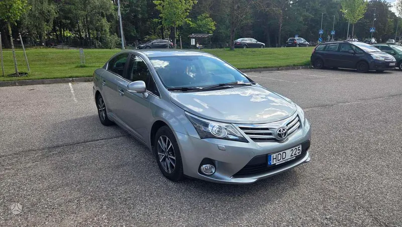 Toyota Avensis - 1