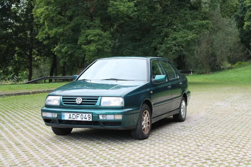 Volkswagen Vento - 1