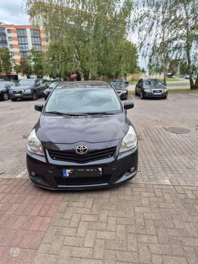 Toyota Corolla - 1