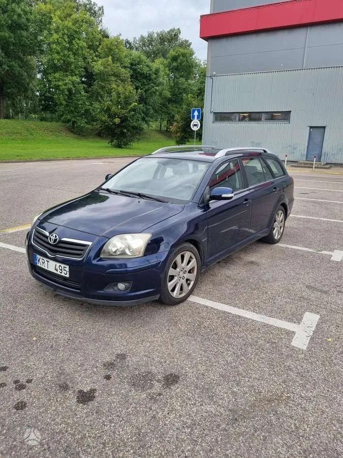 Toyota Avensis - 1