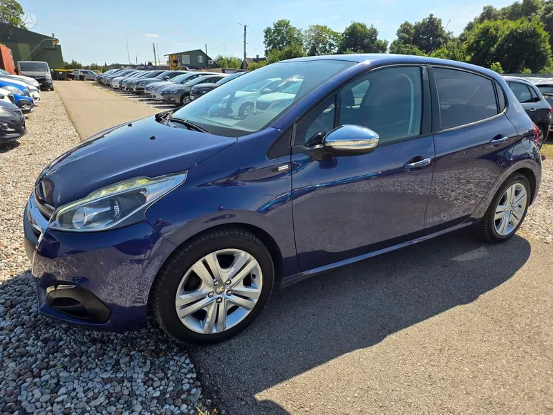 Peugeot 208 - 1