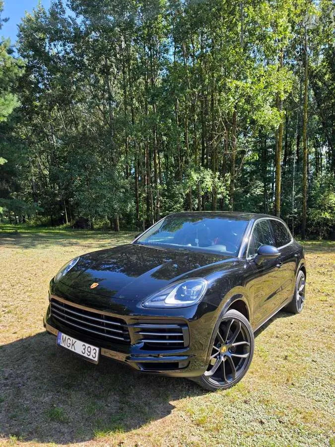 Porsche Cayenne - 1