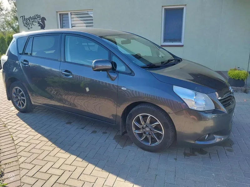 Toyota Verso - 1