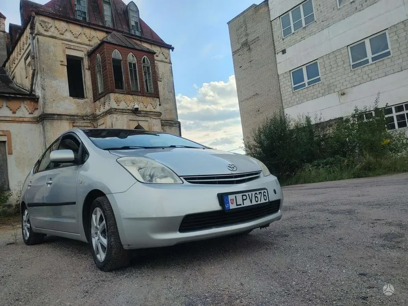 Toyota Prius - 1