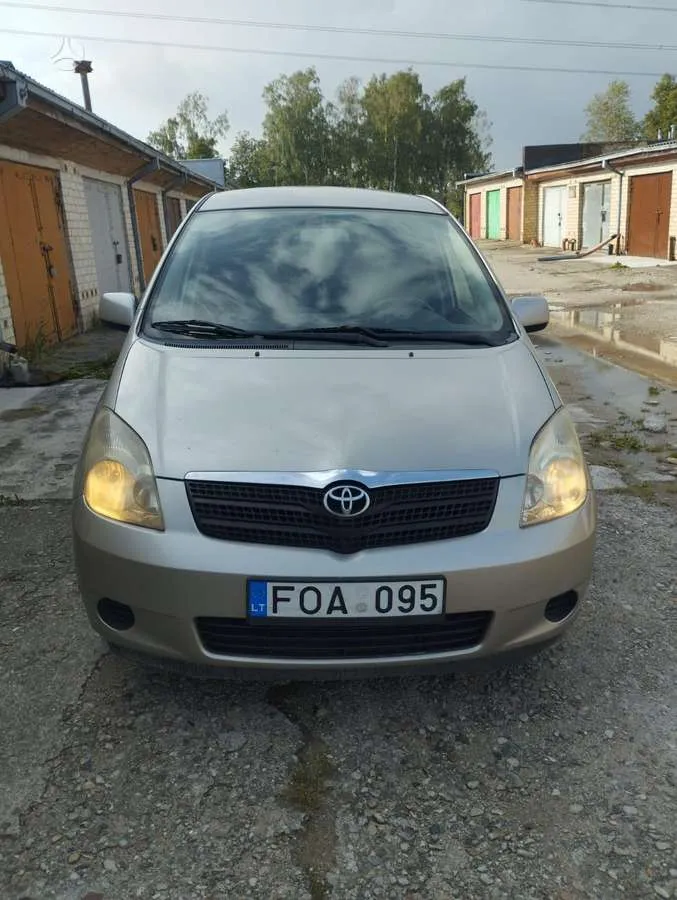 Toyota Corolla Verso - 1