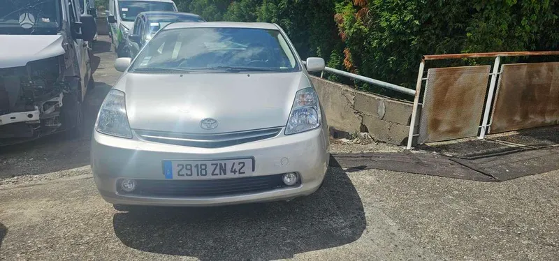 Toyota Prius - 1
