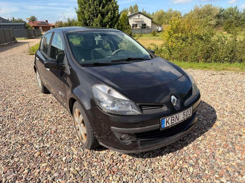 Renault Clio - 1