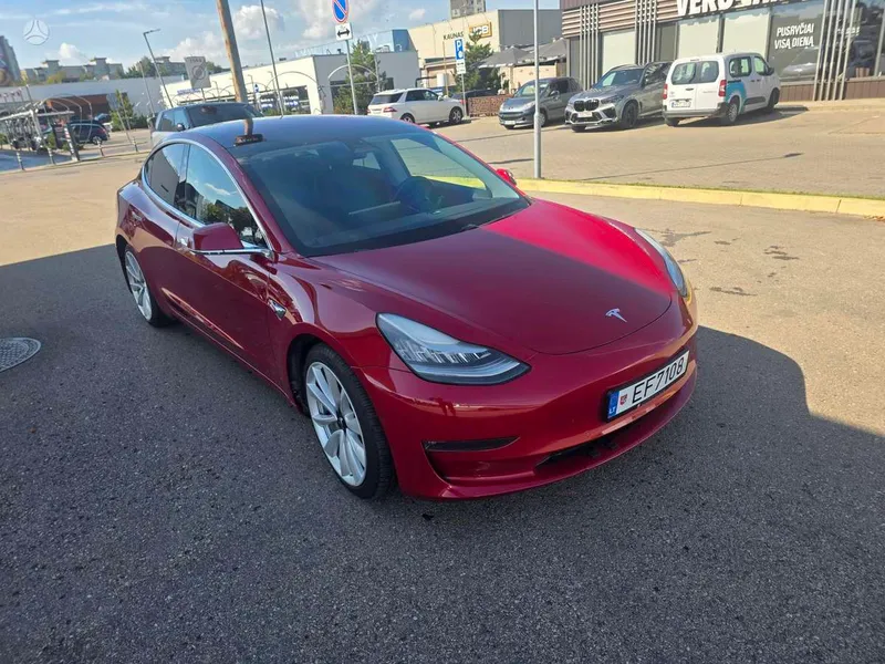 Tesla Model 3 - 1