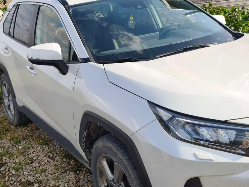 Toyota RAV4 - 1