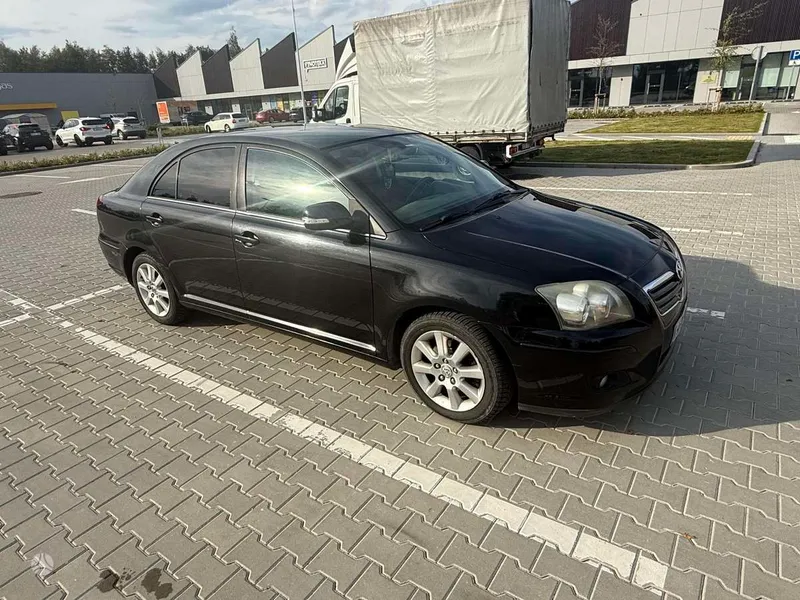 Toyota Avensis - 1