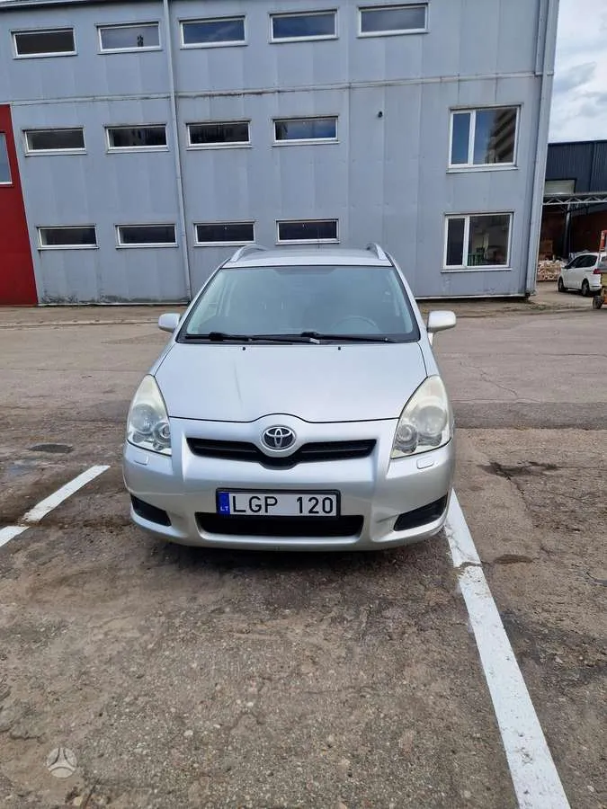 Toyota Corolla Verso - 1
