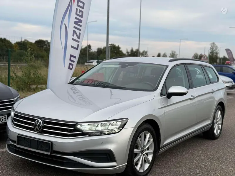 Volkswagen Passat - 1