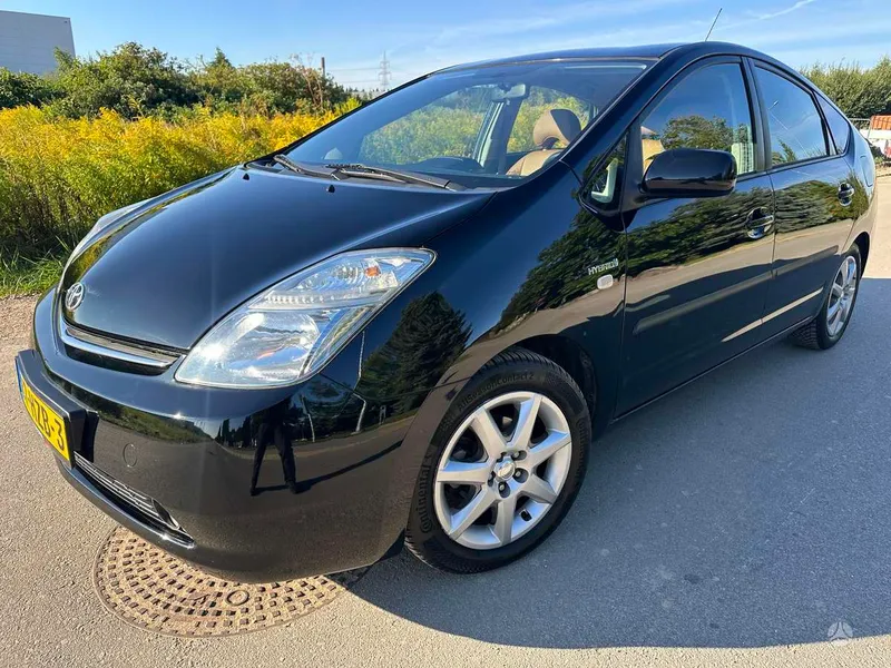 Toyota Prius - 1