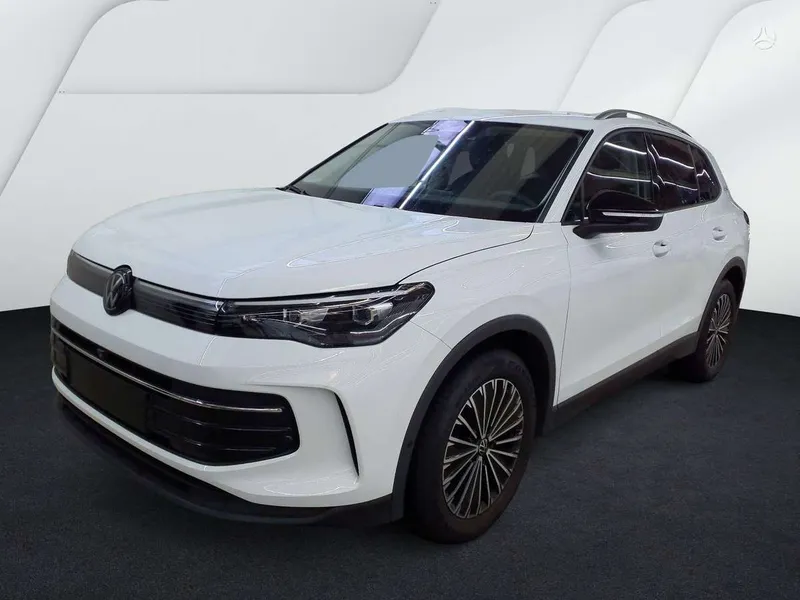 Volkswagen Tiguan - 1