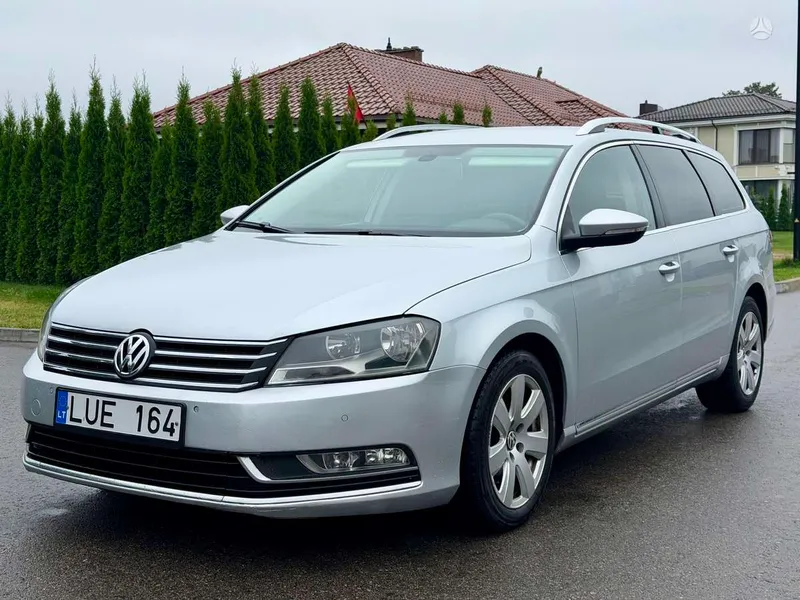 Volkswagen Passat - 1