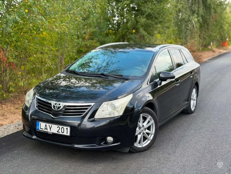 Toyota Avensis - 1