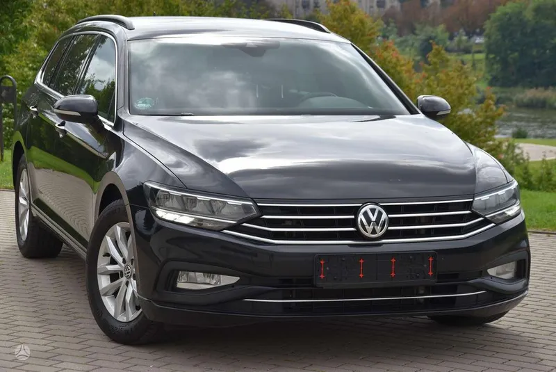 Volkswagen Passat - 1