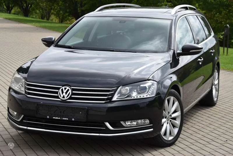 Volkswagen Passat - 1