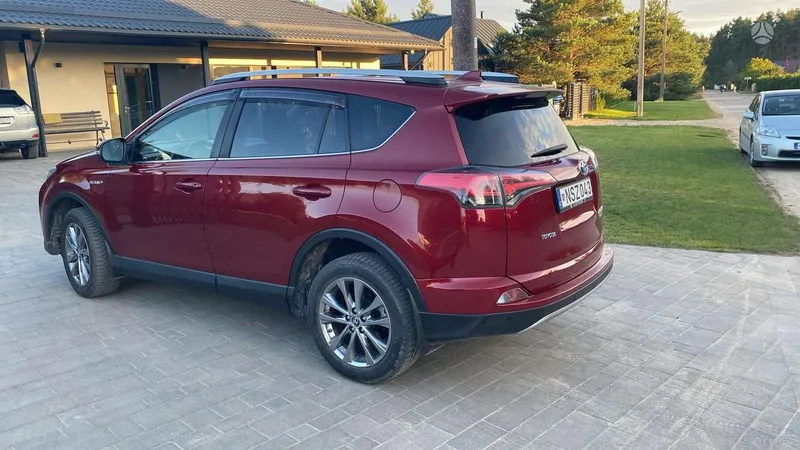 Toyota RAV4 - 1