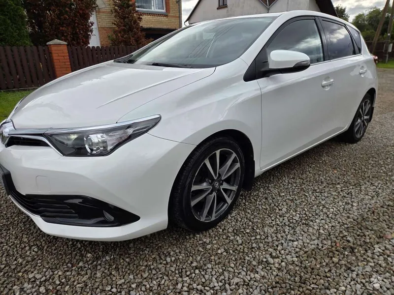 Toyota Auris - 1