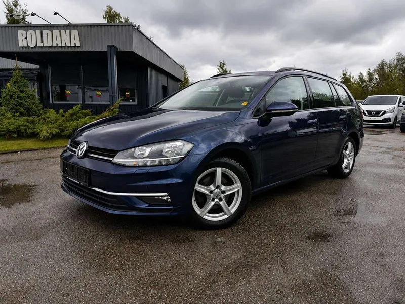 Volkswagen Golf - 1