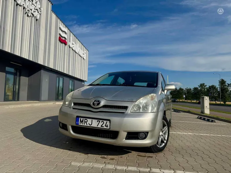 Toyota Corolla Verso - 1
