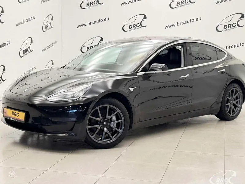 Tesla Model 3 - 1