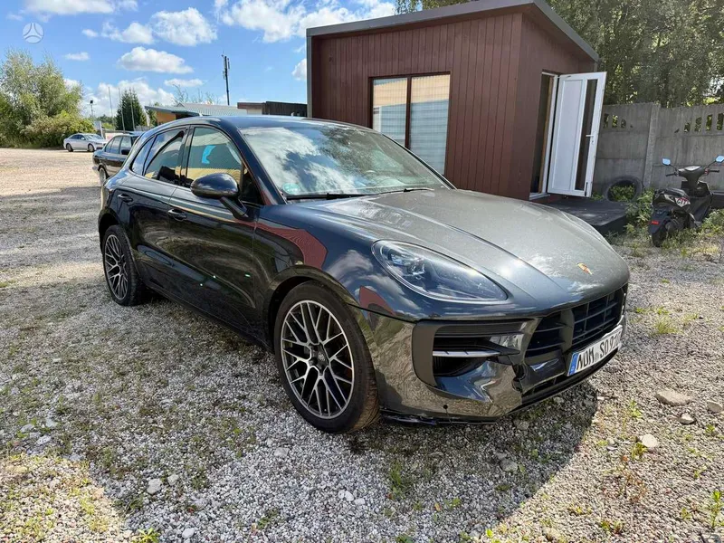 Porsche Macan - 1