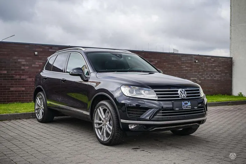 Volkswagen Touareg - 1