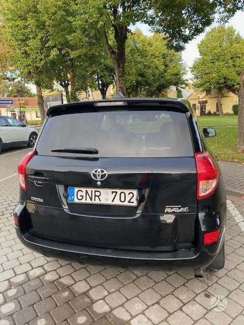 Toyota RAV4 - 1