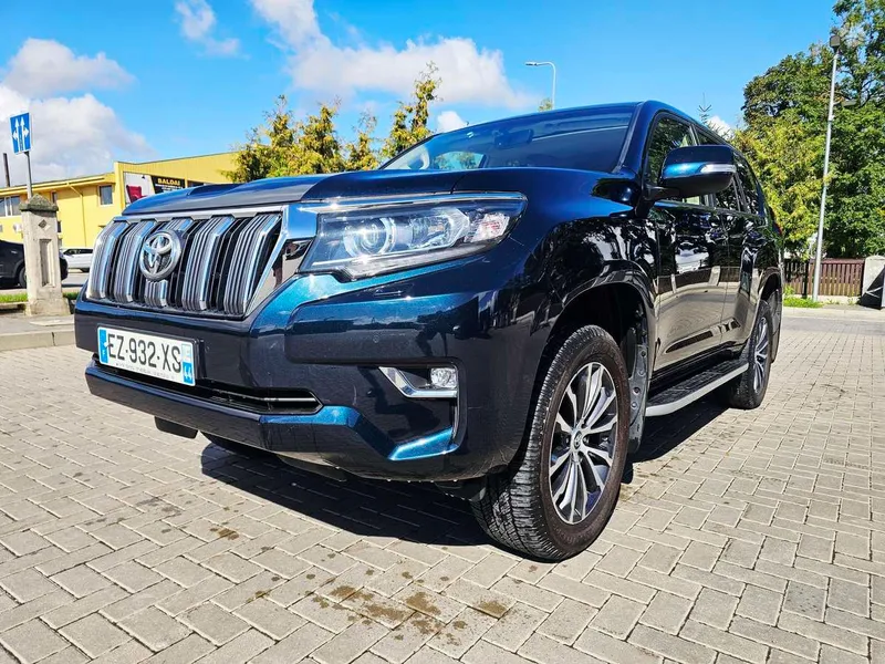 Toyota Land Cruiser - 1