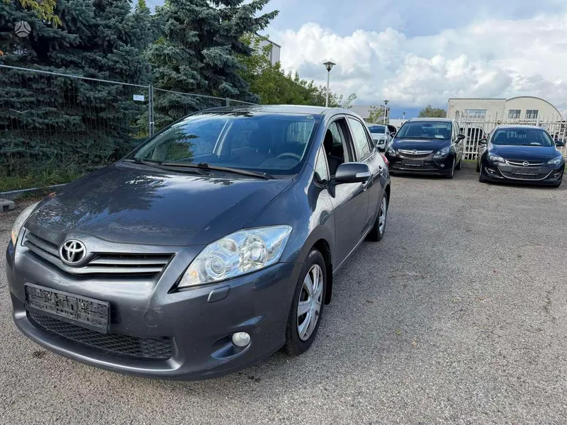 Toyota Auris - 1