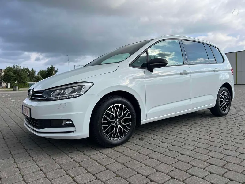 Volkswagen Touran - 1
