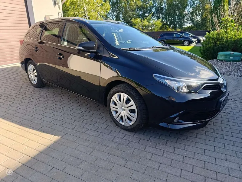 Toyota Auris - 1