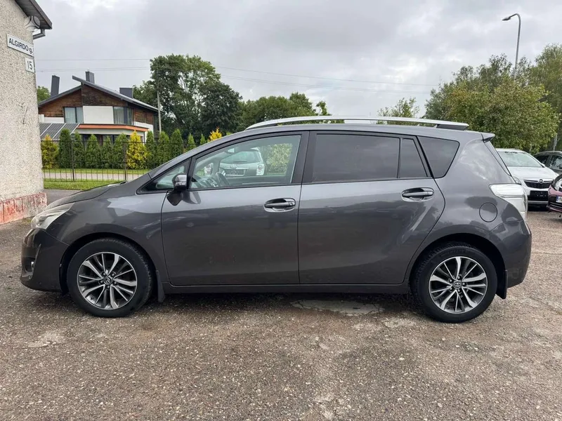 Toyota Verso - 1