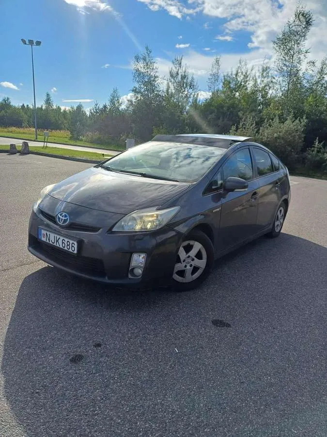 Toyota Prius - 1