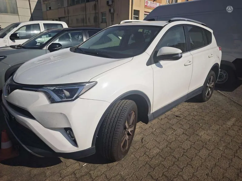 Toyota RAV4 - 1