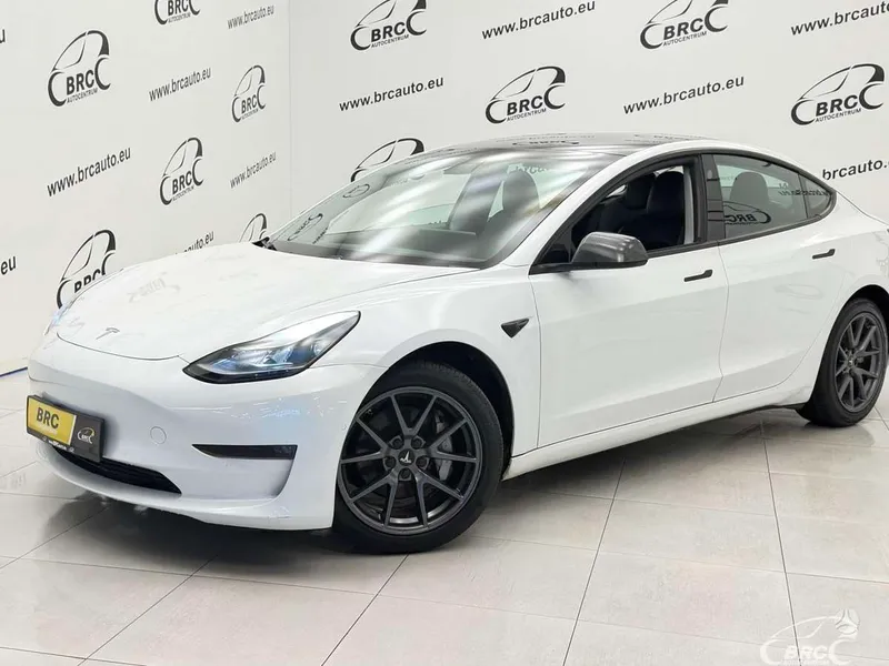 Tesla Model 3 - 1