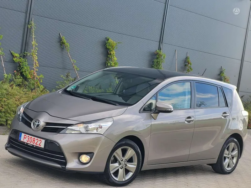 Toyota Verso - 1