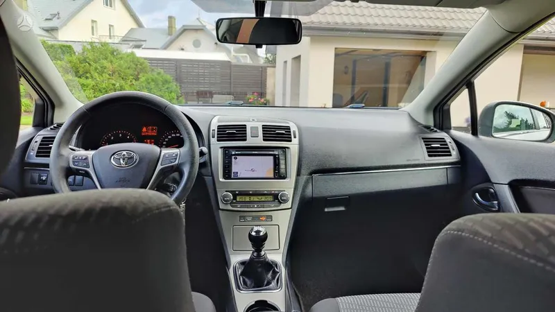 Toyota Avensis - 1