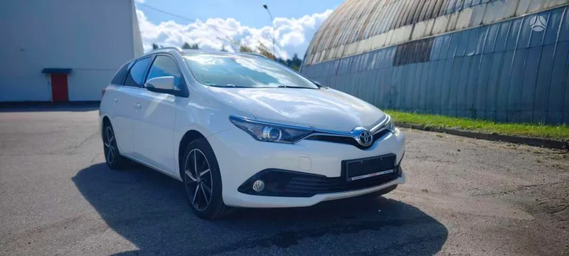 Toyota Auris - 1