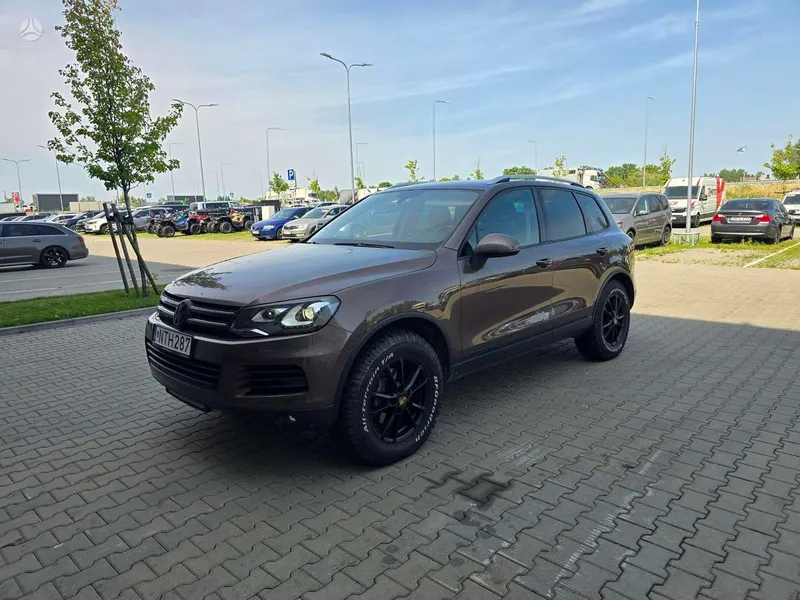 Volkswagen Touareg - 1